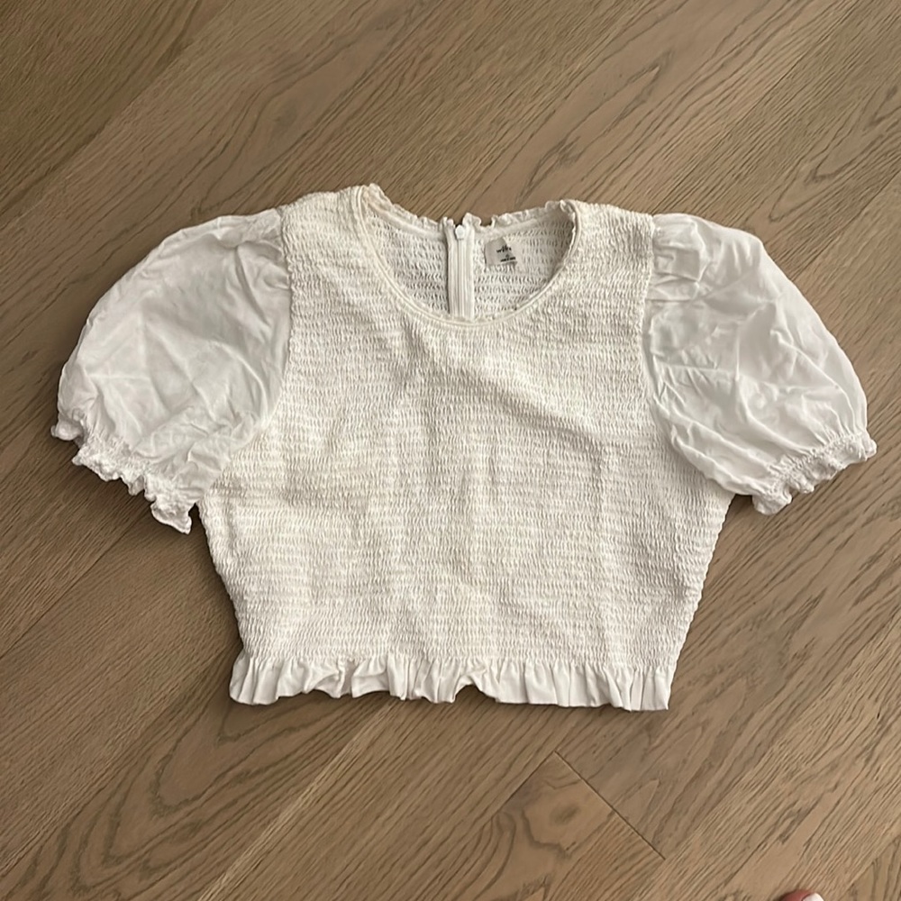 Excellent Condition Aritzia/Wilfred White Smocked Blouse Size XL